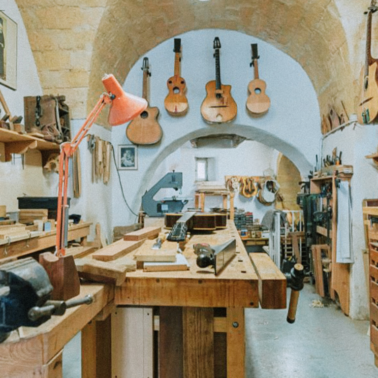 Corso Matteotti – Via Basalemme e la bottega del liutaio